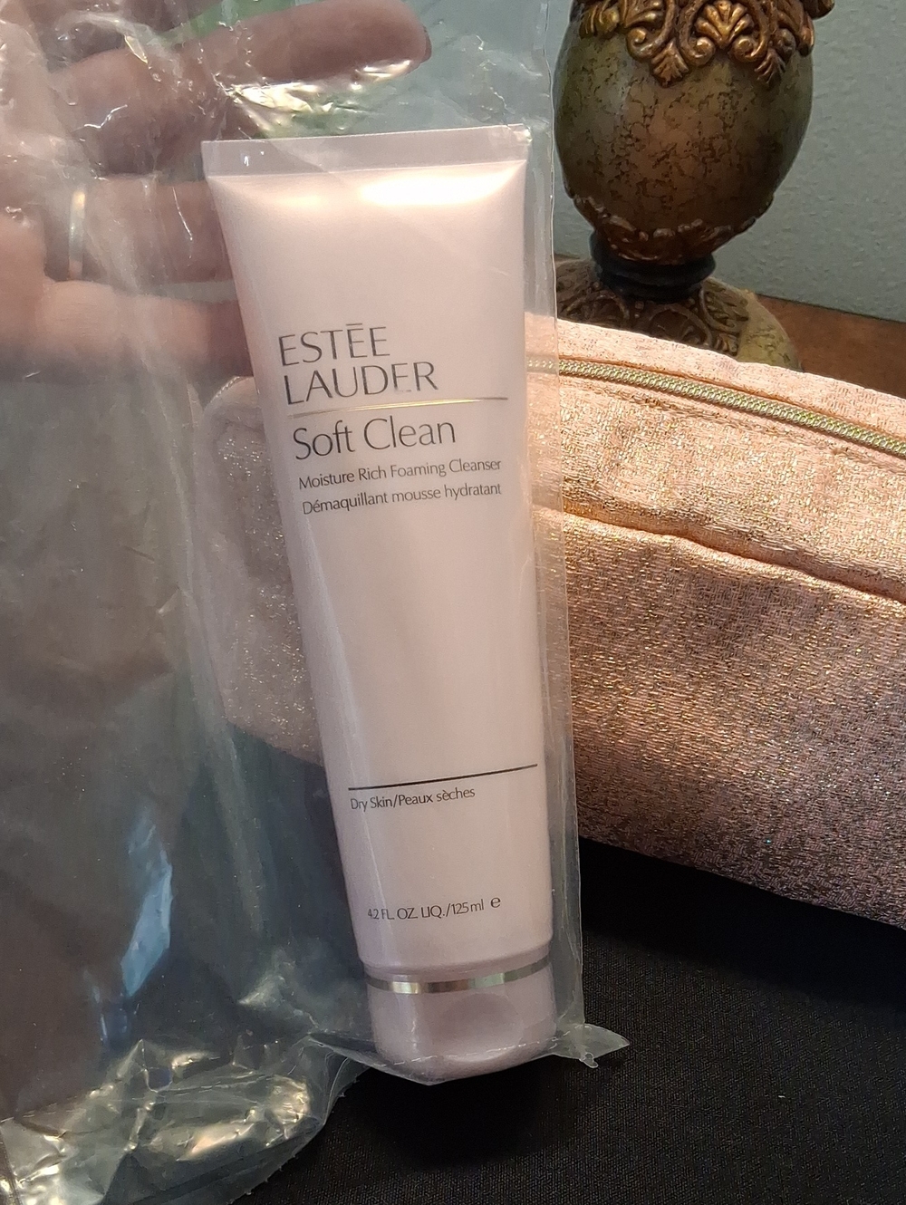 Estee Lauder Soft Clean Moisture Rich Foaming Cleanser & Cosmetic Bag
